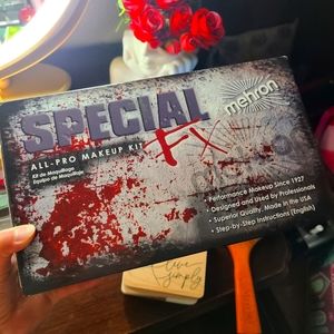 Mehron All pro make up kit